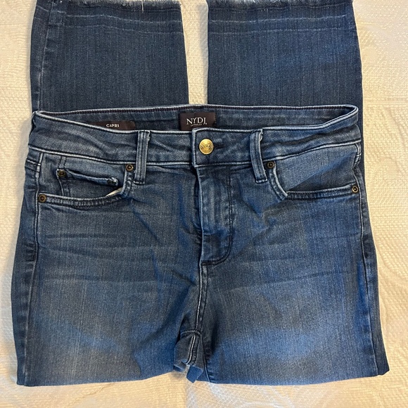 Women’s NYDJ Capri Jean Pants | Size‎ 8 - Picture 2 of 8